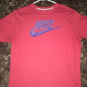 Men’s L Nike short sleeve tee shirt